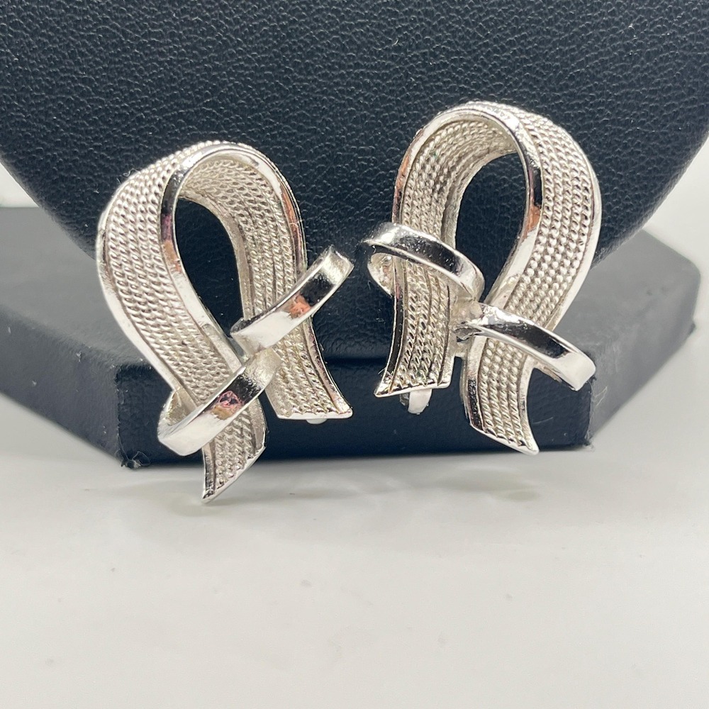 Vintage Mid-Century 40s CORO Silver Tone Knot Horseshoe Clip-On Earrings